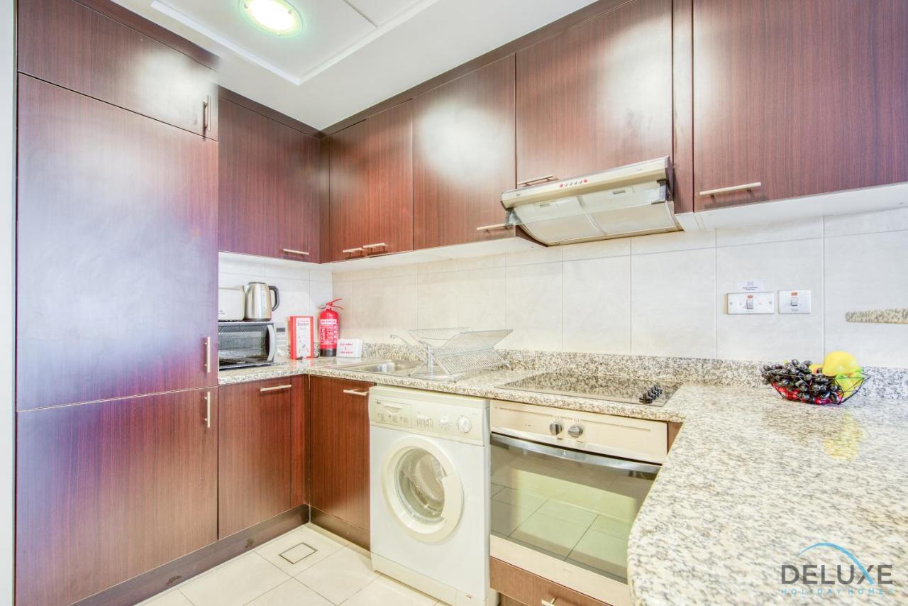 Unbeatable Rate Stylish 1Br With Balcony Near Metro By Deluxe Holiday Homes ดูไบ ภายนอก รูปภาพ