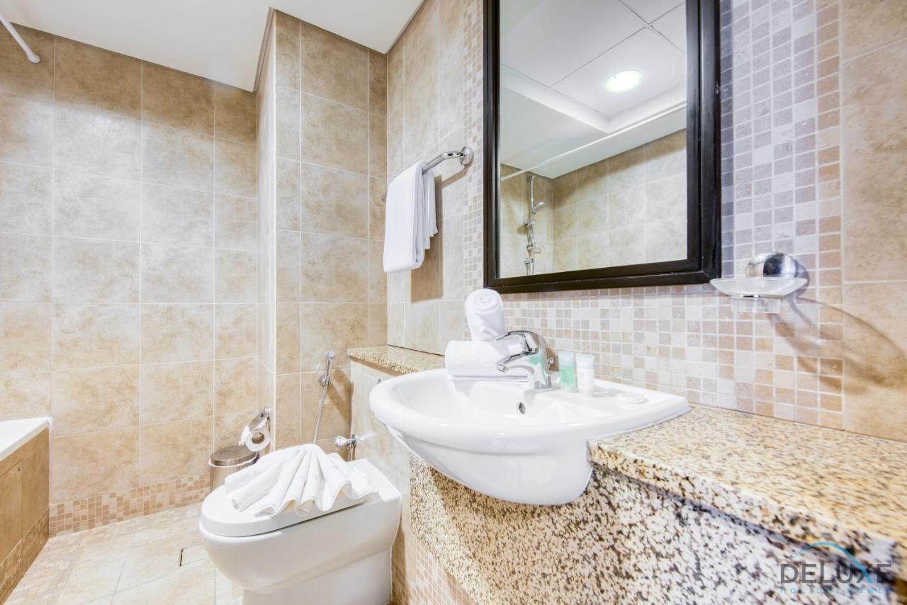 Unbeatable Rate Stylish 1Br With Balcony Near Metro By Deluxe Holiday Homes ดูไบ ภายนอก รูปภาพ
