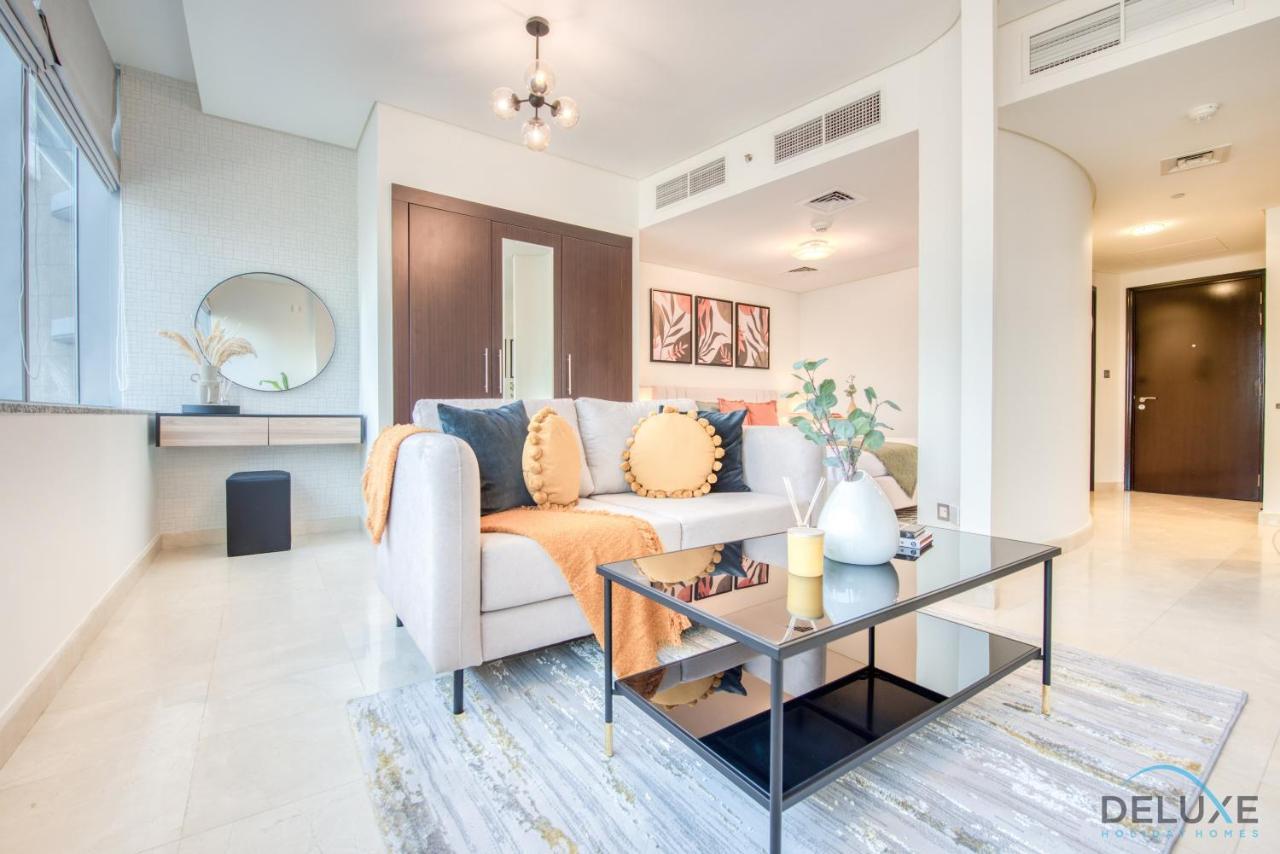 Unbeatable Rate Stylish 1Br With Balcony Near Metro By Deluxe Holiday Homes ดูไบ ภายนอก รูปภาพ
